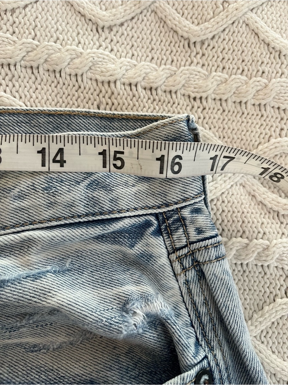 American Eagle Outfitters Light Wash 90’s Boyfriend Jeans Women’s Size 8 - Picture 12 of 16
